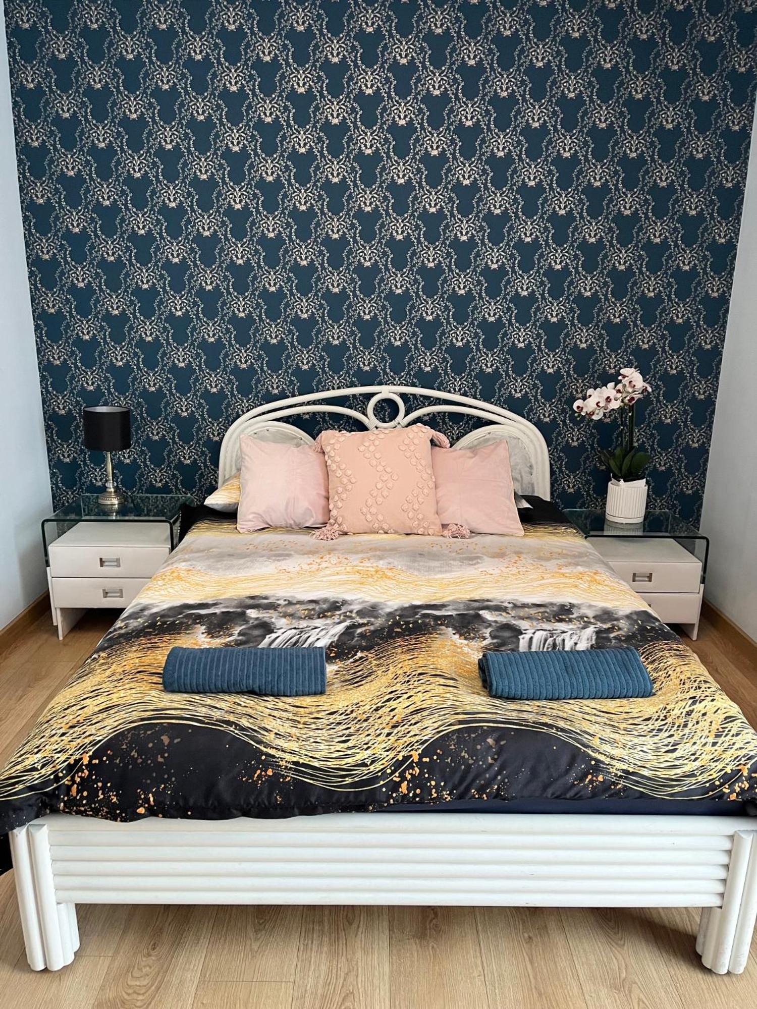 Oldtown Retro Apartment By Marina With Balcony For 6 People Gdansk Bagian luar foto