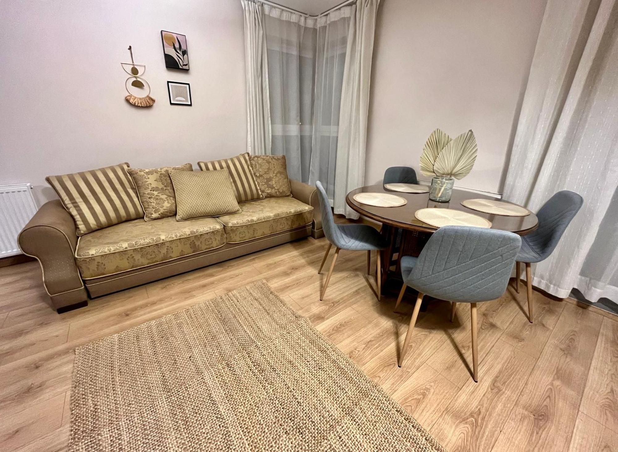 Oldtown Retro Apartment By Marina With Balcony For 6 People Gdansk Bagian luar foto