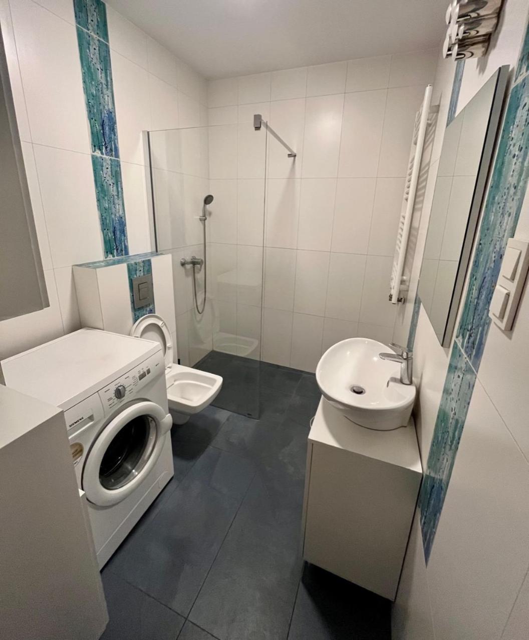 Oldtown Retro Apartment By Marina With Balcony For 6 People Gdansk Bagian luar foto